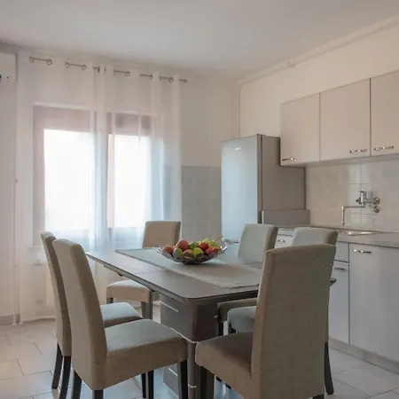 Apartman With Wifi Stinjan, Pula - 27943